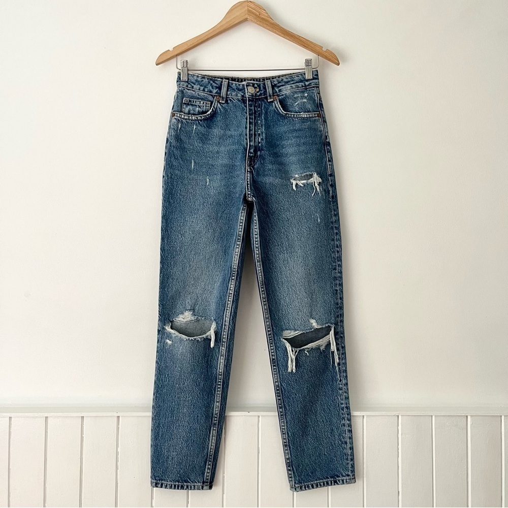 Zara Distressed High Waisted Straight Leg Jeans Size 2